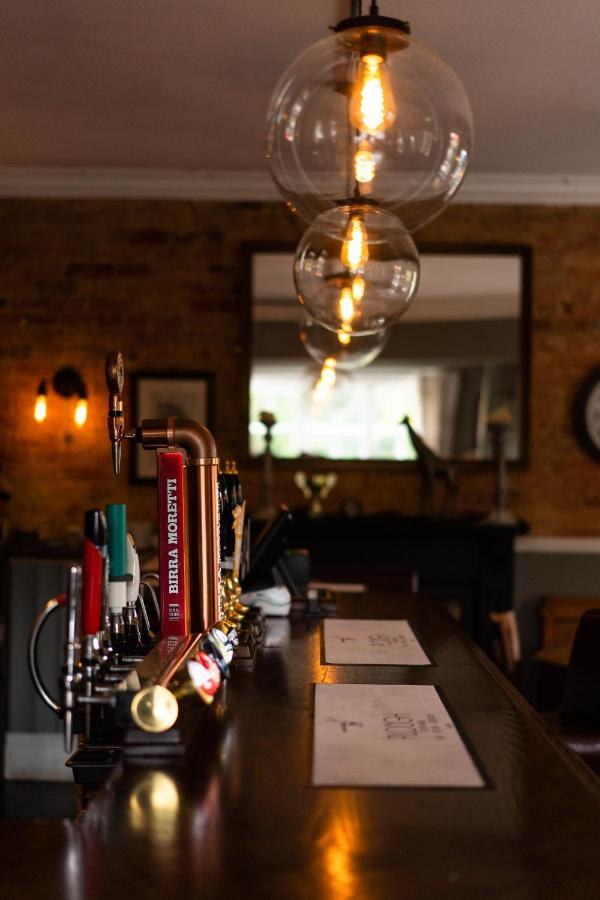 Hotel The Plough Itchen Abbas à Winchester Extérieur photo