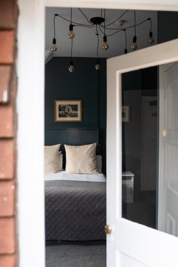 Hotel The Plough Itchen Abbas à Winchester Extérieur photo