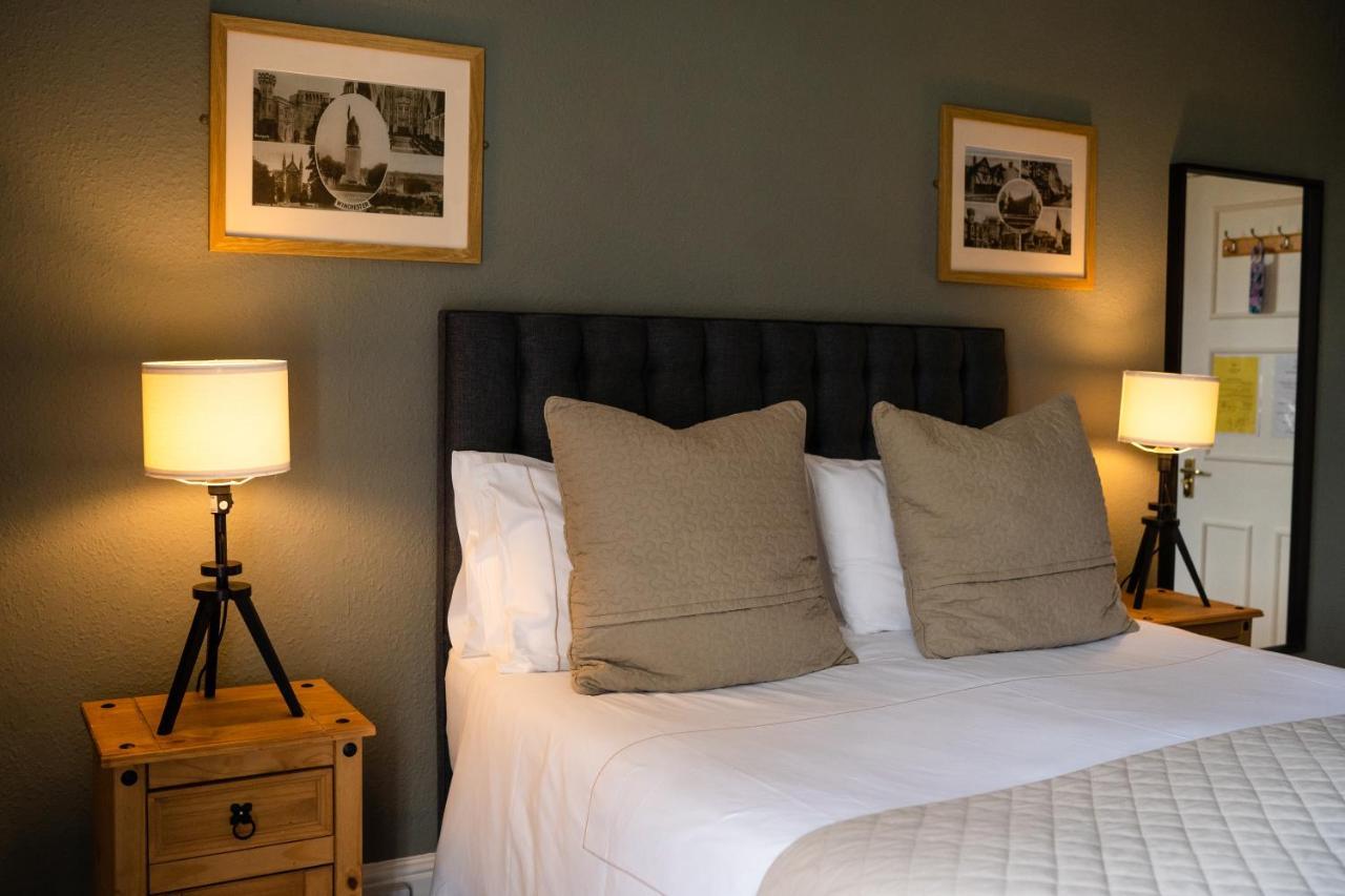 Hotel The Plough Itchen Abbas à Winchester Extérieur photo