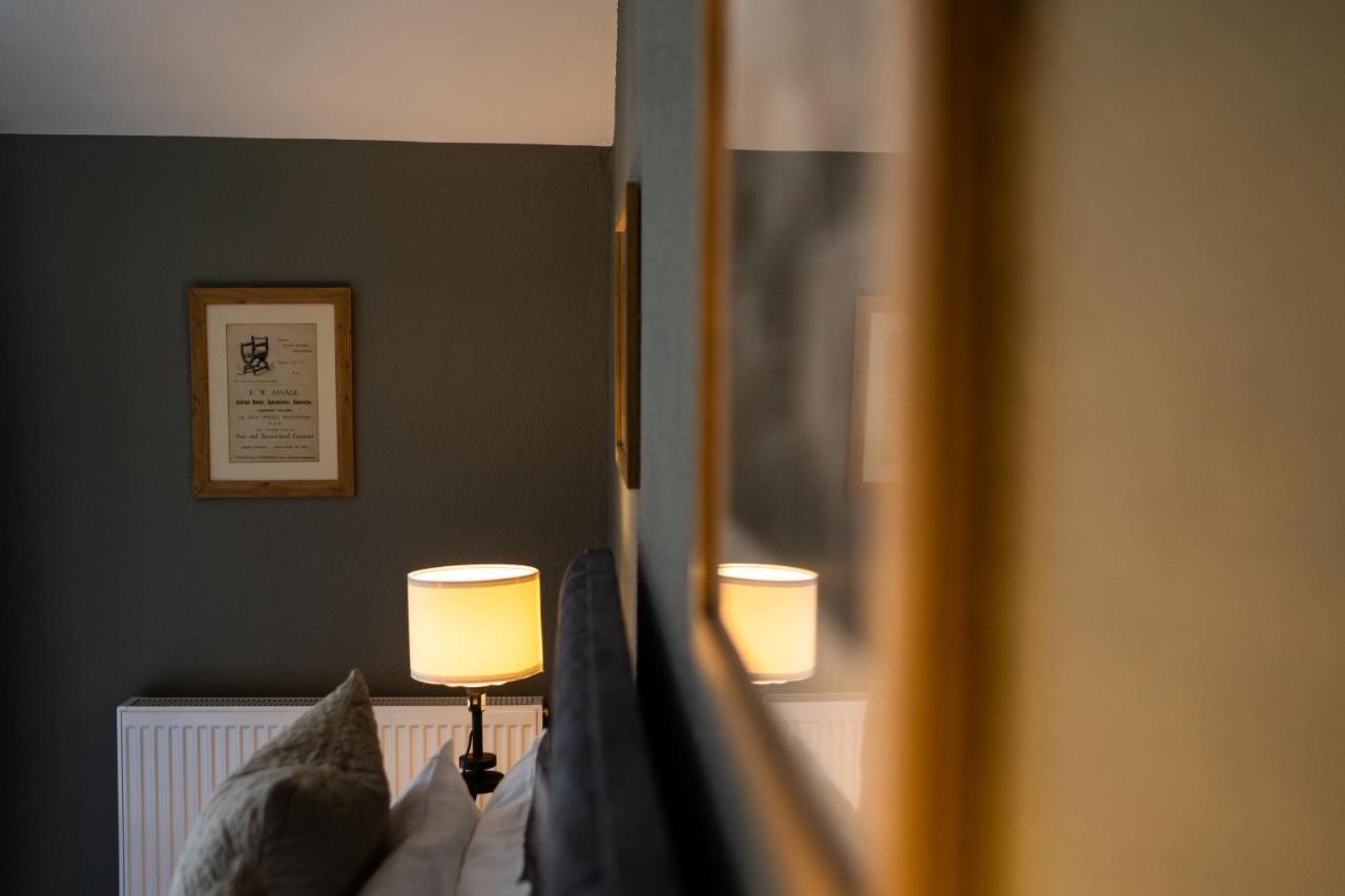 Hotel The Plough Itchen Abbas à Winchester Extérieur photo