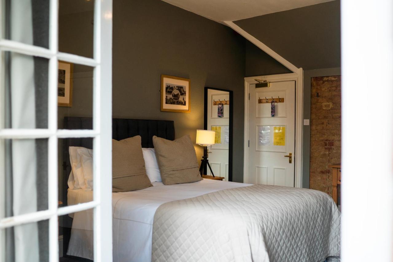 Hotel The Plough Itchen Abbas à Winchester Extérieur photo