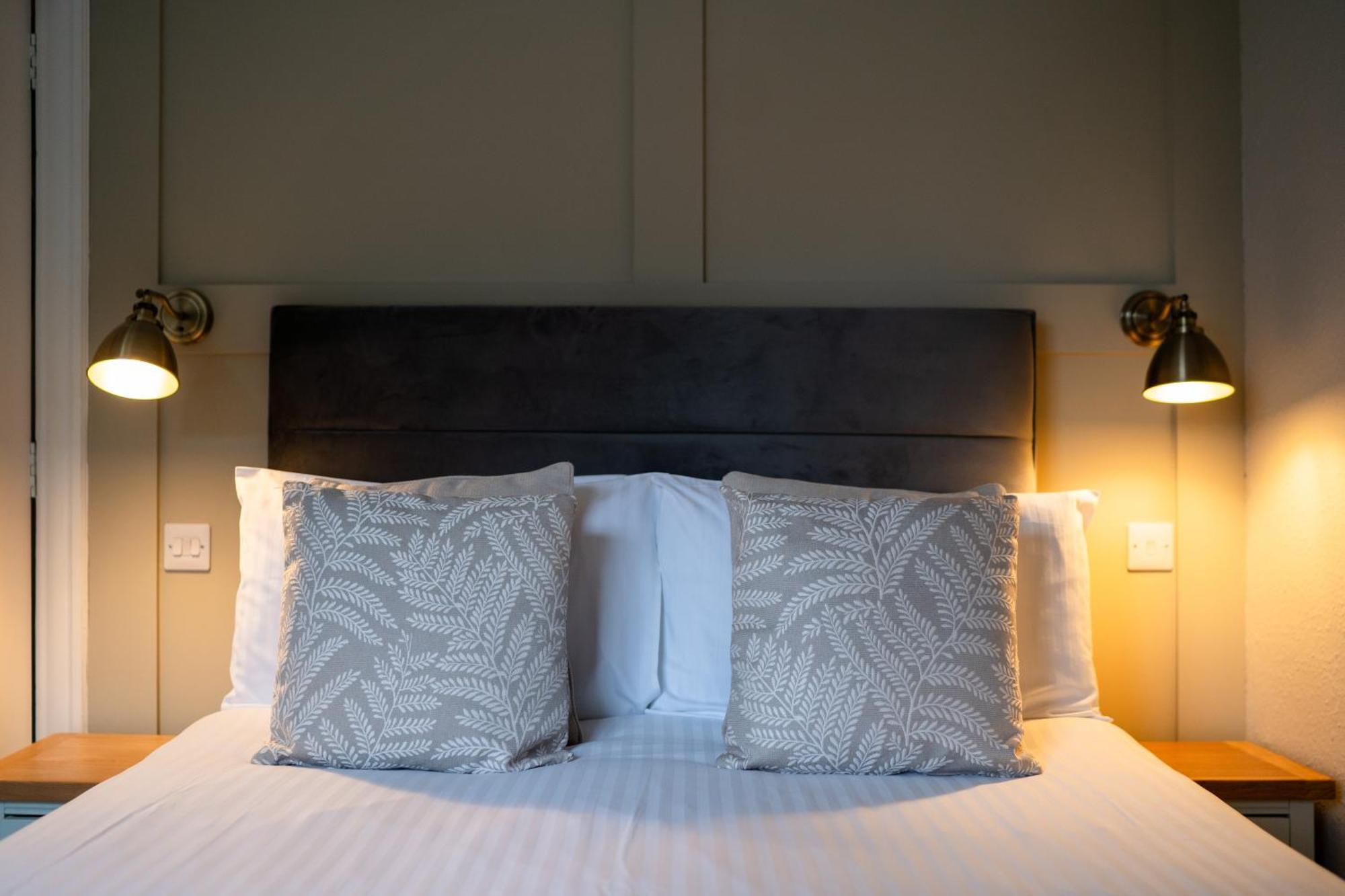 Hotel The Plough Itchen Abbas à Winchester Extérieur photo