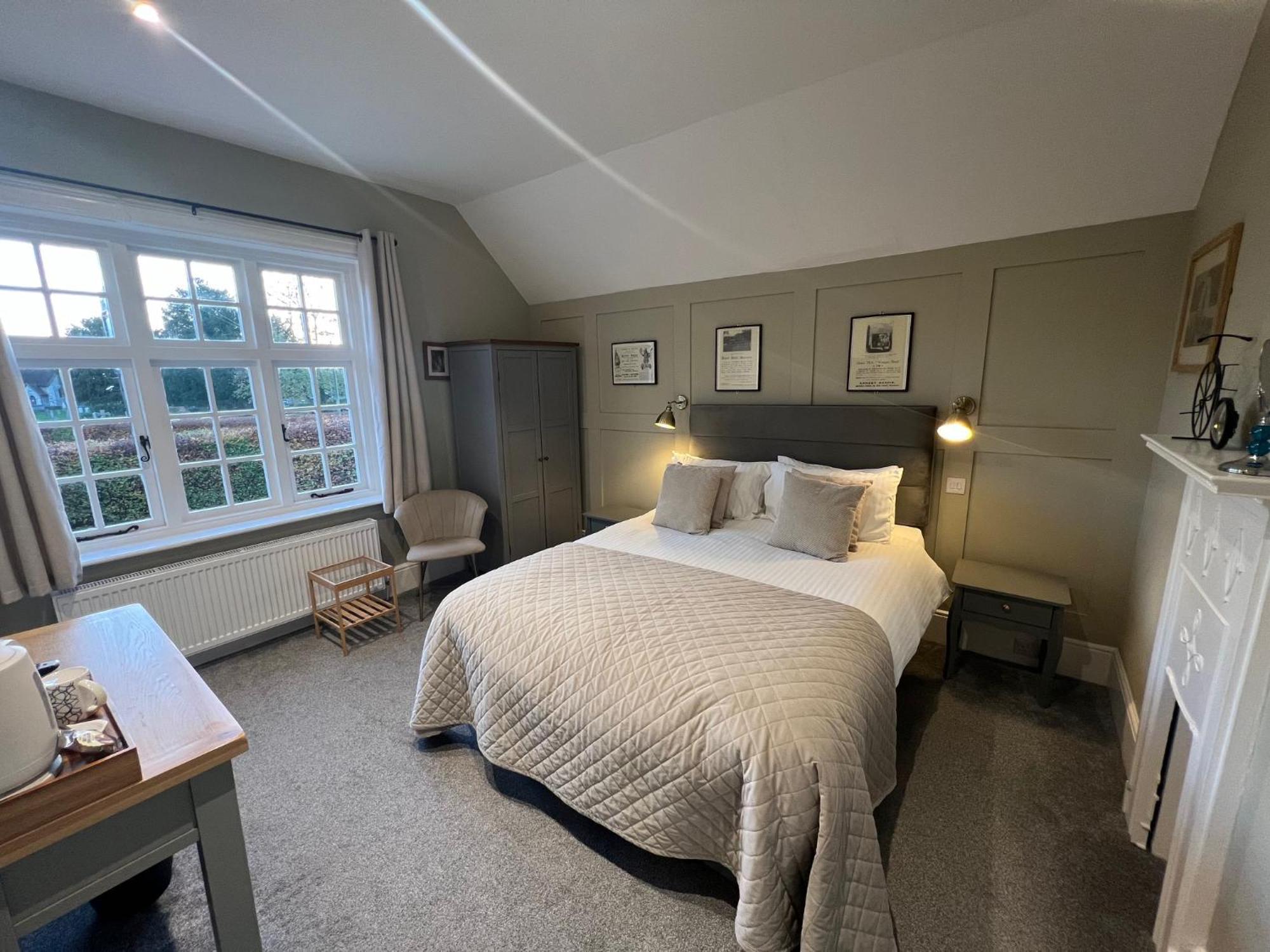 Hotel The Plough Itchen Abbas à Winchester Extérieur photo