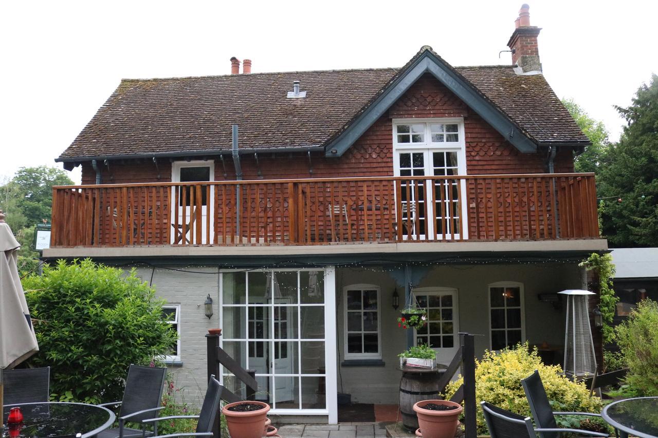 Hotel The Plough Itchen Abbas à Winchester Extérieur photo